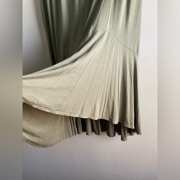 Ava & Viv - Sage Green Maxi skirt with mermaid flare - Picture 5 of 11
